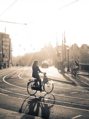 城市風景自行車手機壁紙
