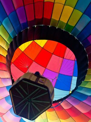 五颜六色的热空气气球手机壁纸