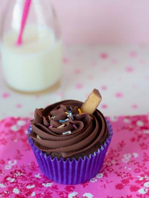 食物紫色巧克力甜点移动壁纸