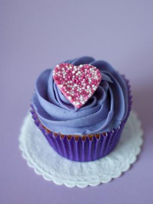 爱的心紫色甜点手机壁纸