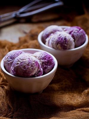 冰淇淋蓝莓碗移动壁纸