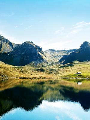 瑞士阿尔卑斯山湖泊手机壁纸