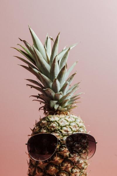 戴墨镜的水果菠萝图片