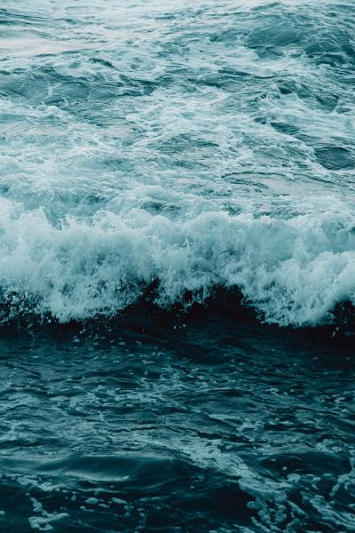 波涛汹涌的大海波浪摄影图片